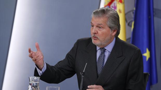 El portavoz del Gobierno, Íñigo Méndez de Vigo, en la rueda de prensa posterior al Consejo de Ministros