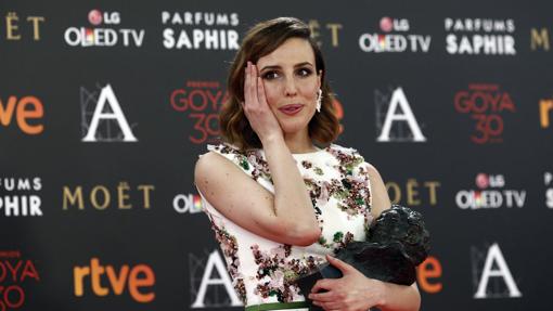 Natalia de Molina después de recibir el Goya a la mejor actriz protagonista