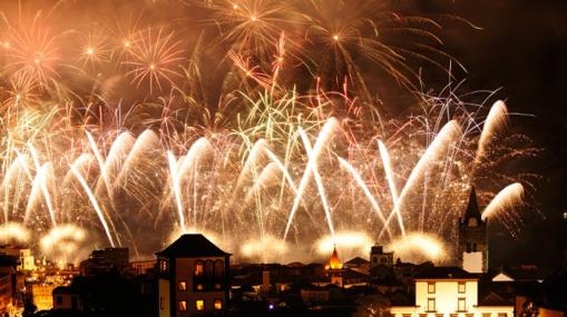 Muy conocidos son los fuegos artificiales en Nochevieja en Funchal (Madeira)