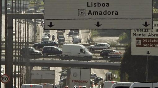 Atasco en las vías de acceso a Lisboa