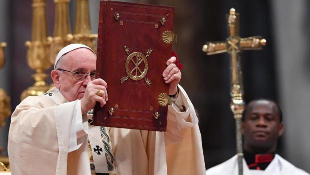 El Papa invita a «dar de mamar con toda naturalidad» durante los bautizos en la Capilla Sixtina