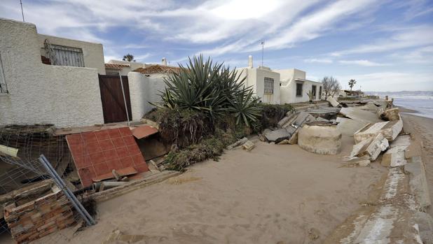 Zona de la Casbah, en la playa del Saler de Valencia, seriamente afectada por el temporal de la semana pasada