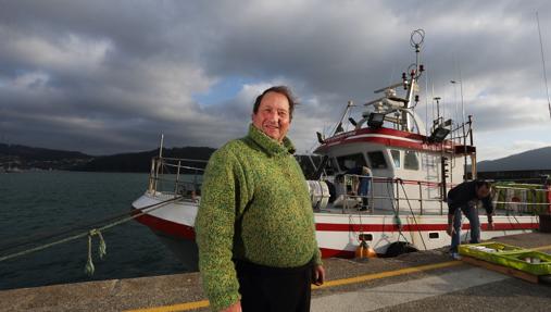 Vicente Rodríguez, en el puerto de Cedeira (La Coruña)