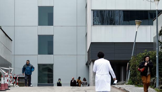 Fachada del Hospital de La Paz, en Madrid