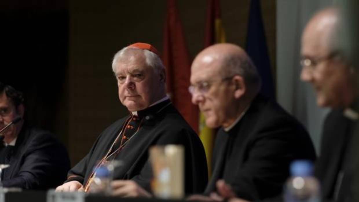 Ladaria Ferrer durante su investidura en 2014 como doctor 'Honoris Causa' por la Universidad Pontificia de Salamanca