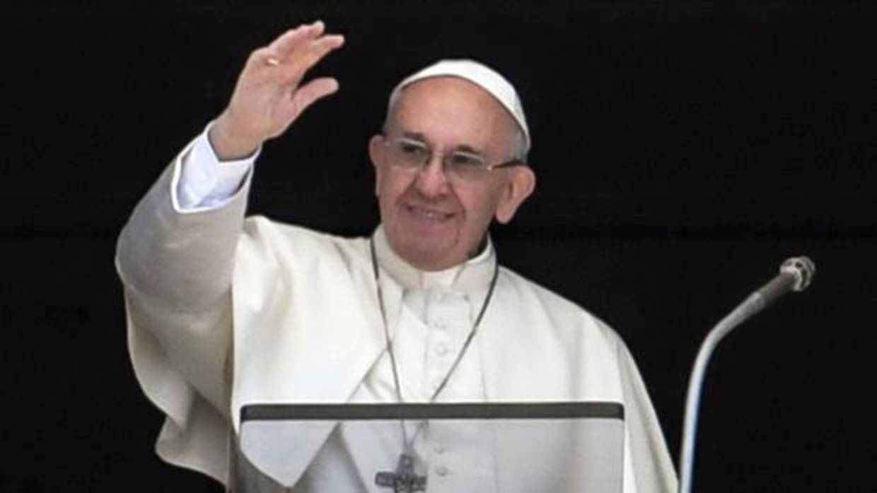 El Papa Francisco, durante el encuentro con miles de peregrinos en la plaza de San Pedro