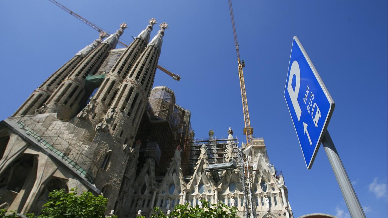 Aparcar en Barcelona, dos euros más caro en episodios de contaminación