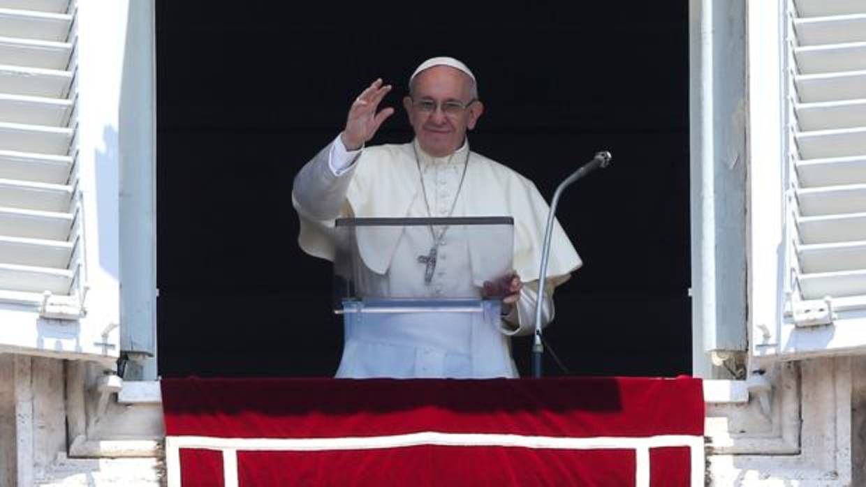 El Papa Francisco, durante el rezo del Ángelus