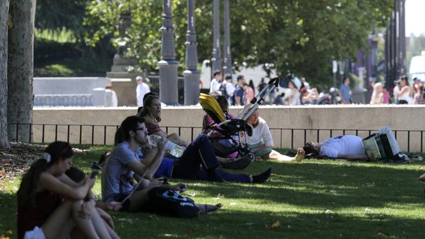 Media España se encuentra en riesgo por el calor extremo