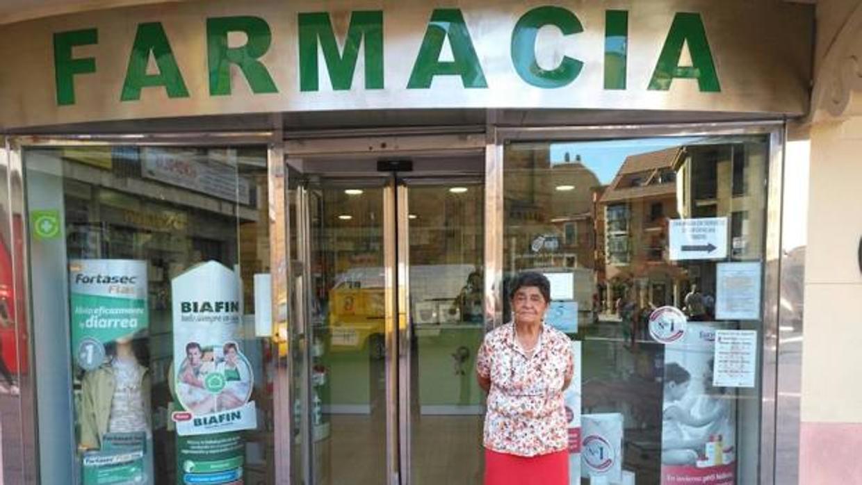 Araceli, la farmacéutica de Zamora que sigue trabajando a los 89 años