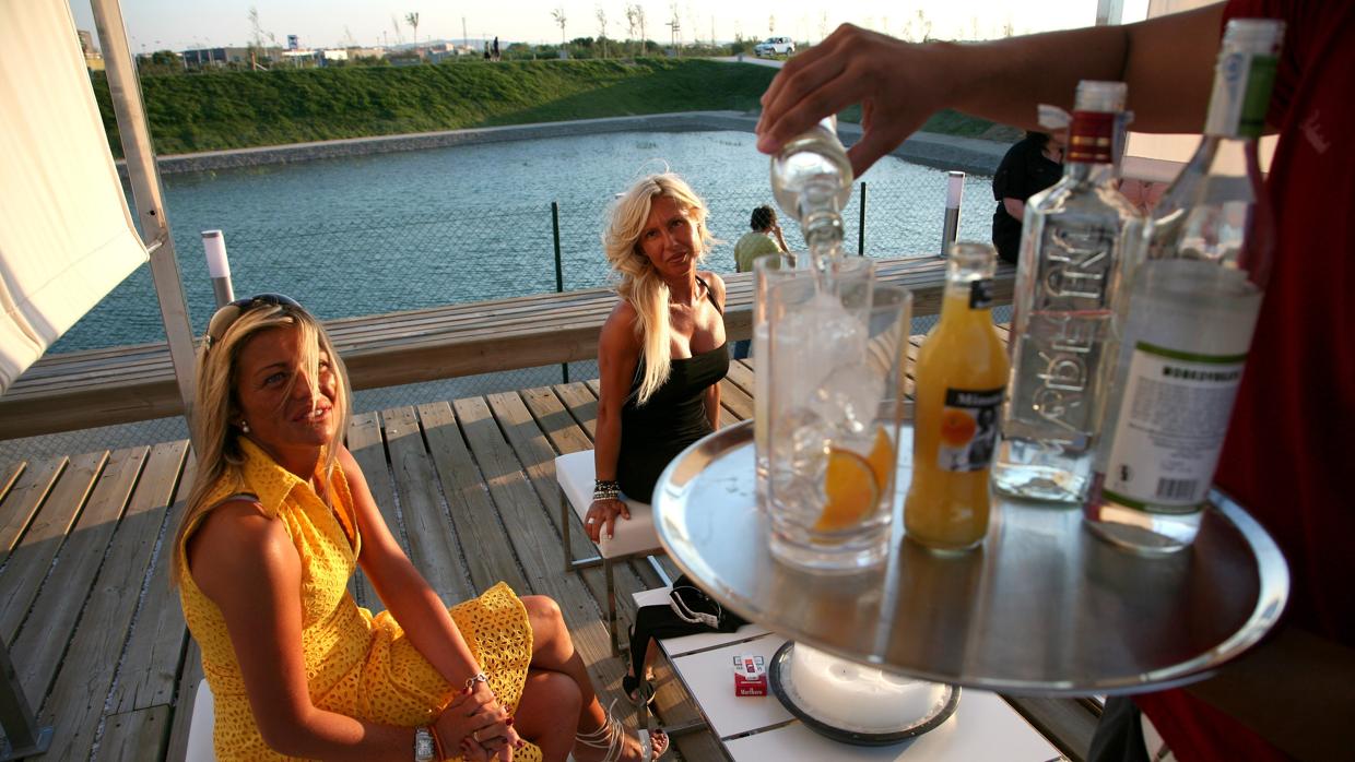 El Ayuntamiento de Calviá no permitirá la exposición de alcohol en las terrazas