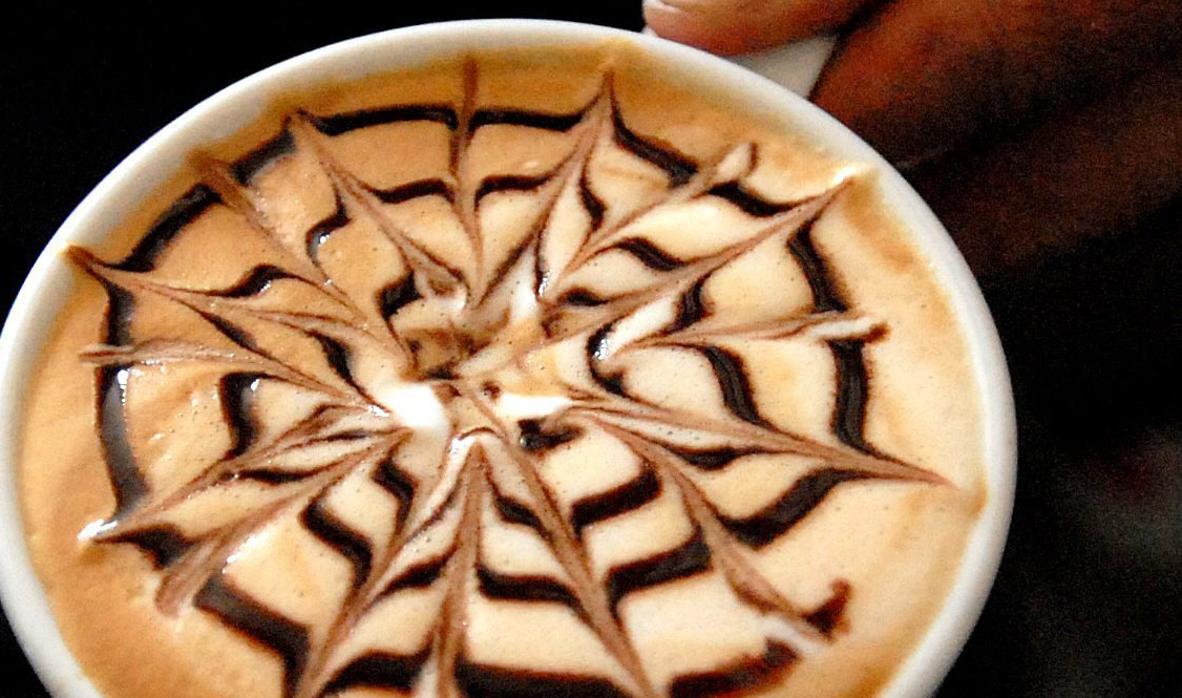 Los expertos señalan que beber café reduce las posibilidades de fallecer por causas digestivas o respiratorias