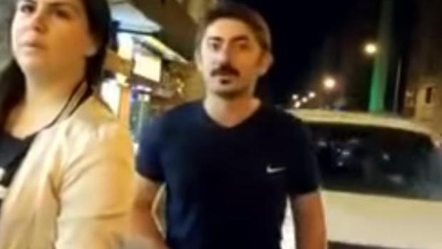 Un coche arrolla a un hombre mientras hacía un directo en Facebook