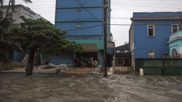 Irma se ensaña con Cuba con fuertes inundaciones en Varadero y el Malecón de La Habana