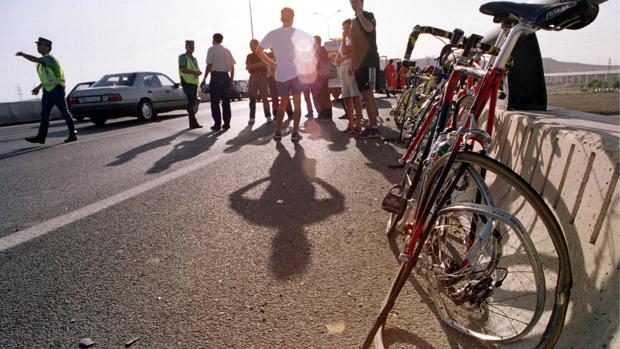 El Congreso aprueba por unanimidad castigar con cárcel el abandono de un ciclista fallecido