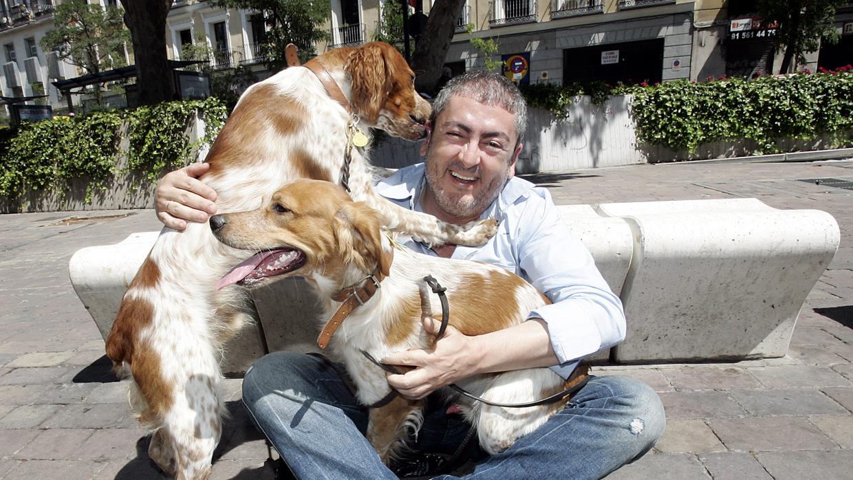 El actor David Venancio, junto a sus mascotas