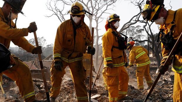 Una semana después, el fuego no da tregua a California