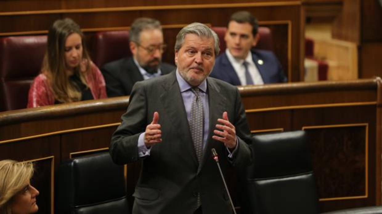 El ministro de Educación, Íñigo Méndez de Vigo, ayer en el Congreso