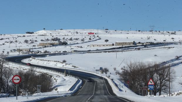 En directo: Hasta 106 carreteras se han visto afectadas este lunes por el temporal de nieve, viento y lluvia