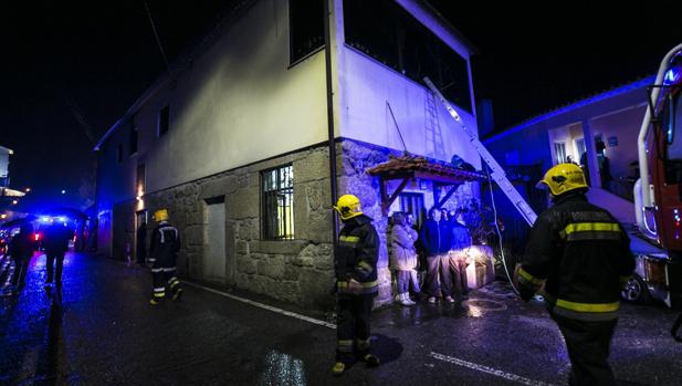 Aprovechan el funeral de la víctima de un incendio en Portugal para robar en su casa