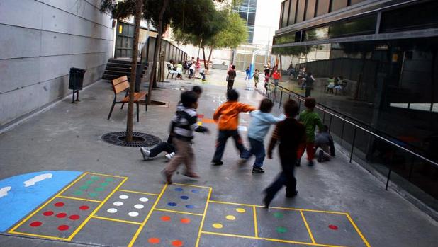 Investigan la presunta violación de un niño de 9 años por parte de varios compañeros en un colegio de Jaén