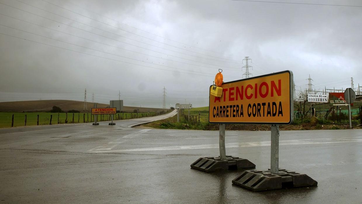 Foto de archivo carretera cortada