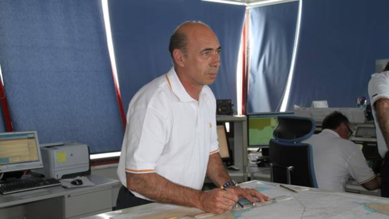 Miguel Zea, jefe del centro de coordinación de Salvamento Marítimo en Almería