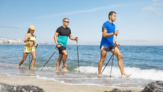 Marcha nórdica: reaprender a caminar bien