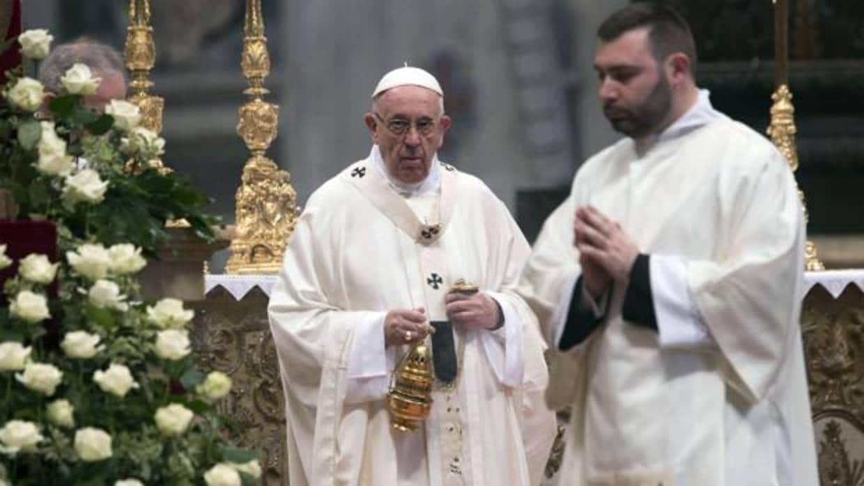 El Papa Francisco preside una misa con ordenaciones sacerdotales