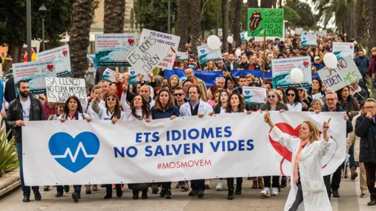 Manifestación en contra del decreto del catalán en la sanidad balear