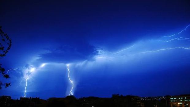 Alerta por tormentas y las lluvias en quince provincias