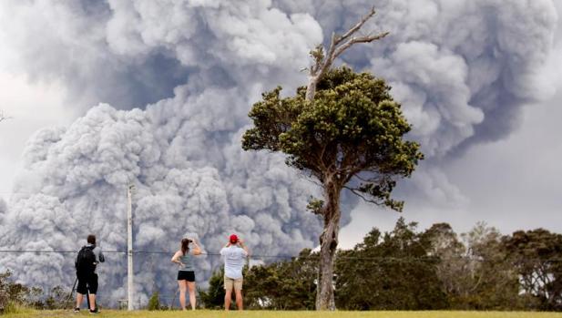 EE.UU. eleva a alerta roja el nivel de erupción del volcán Kilauea en Hawai