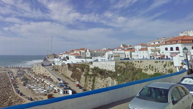 Una pareja muere al caerse por un muro de 30 metros cuando trataban de hacerse un selfie en una playa de Portugal