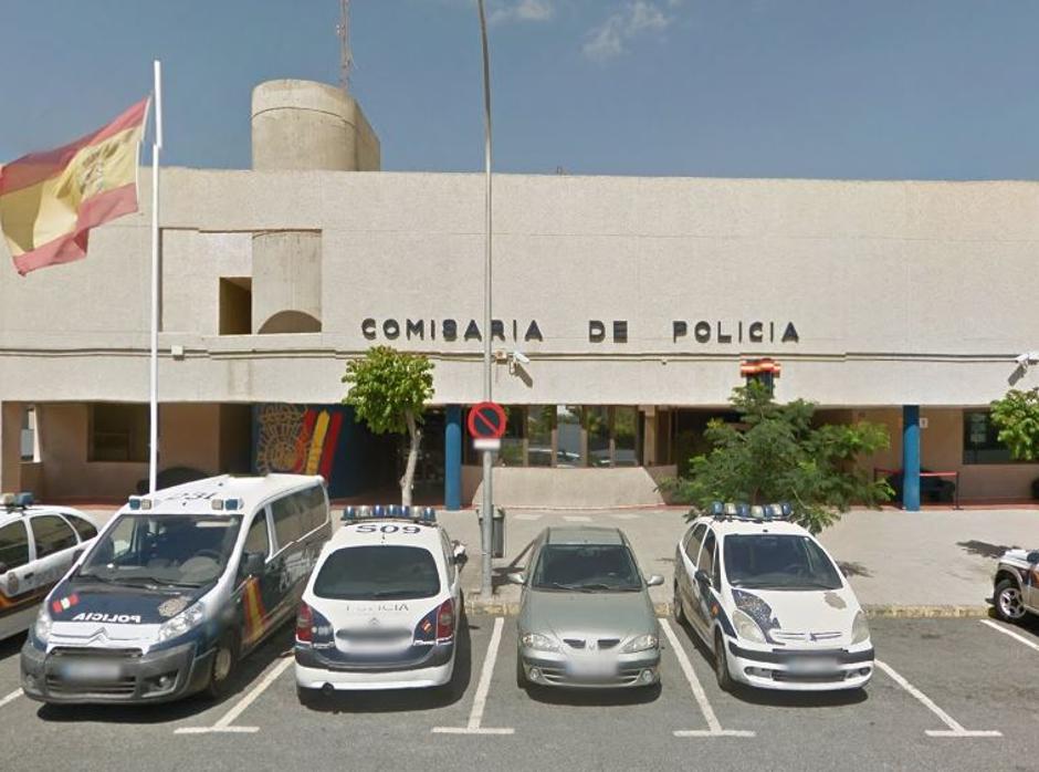 Comisaría de Policía donde permancen detenida «La Nueva Manada» canaria