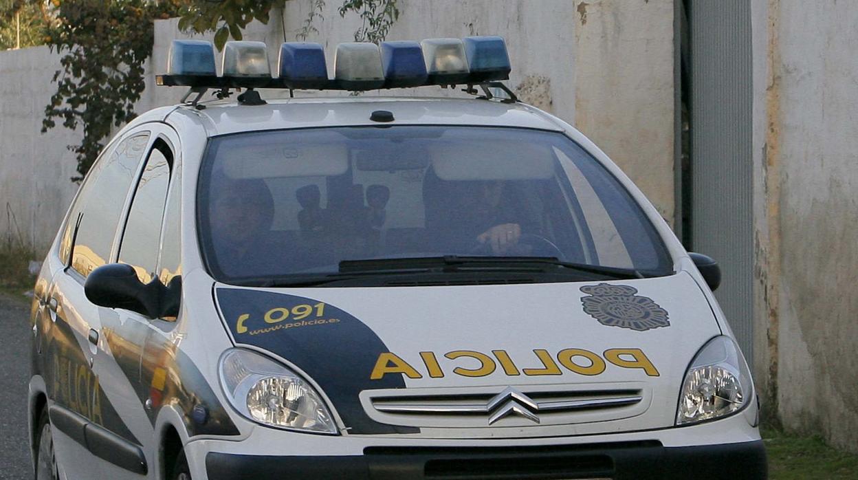 Un hombre asesina a su mujer y se tira por la ventana en La Felguera