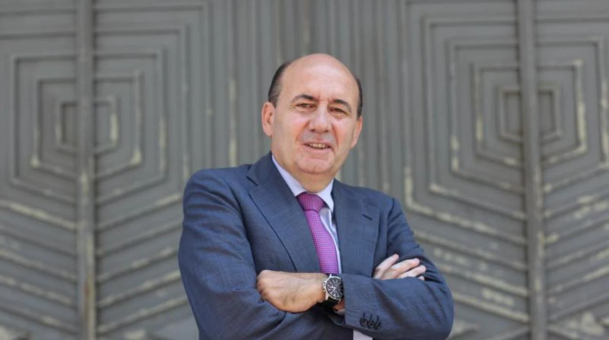 Juan Luis Jarillo es abogado y profesor de Derecho Civil en la Universidad CEU San Pablo