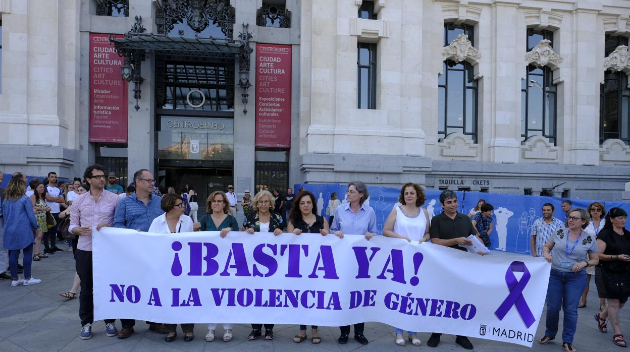 Minuto de silencio por la violencia de género en Madrid