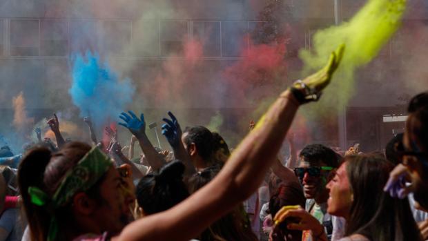 Un joven turista escocés podría quedar ciego tras acudir a una fiesta «Holi» en Magaluf