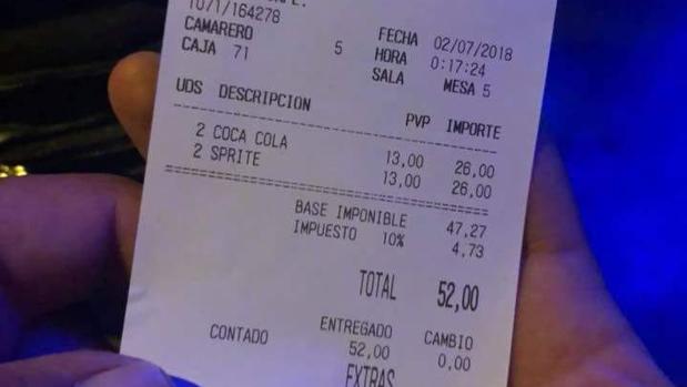 El «sablazo» de un local de Ibiza: 52 euros por cuatro refrescos