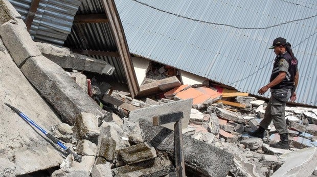 Los cinco españoles afectados por el terremoto en Indonesia se encuentran bien