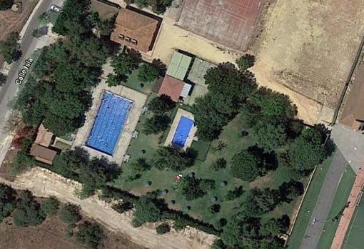 Vista aérea de la piscina de Palomares del Río
