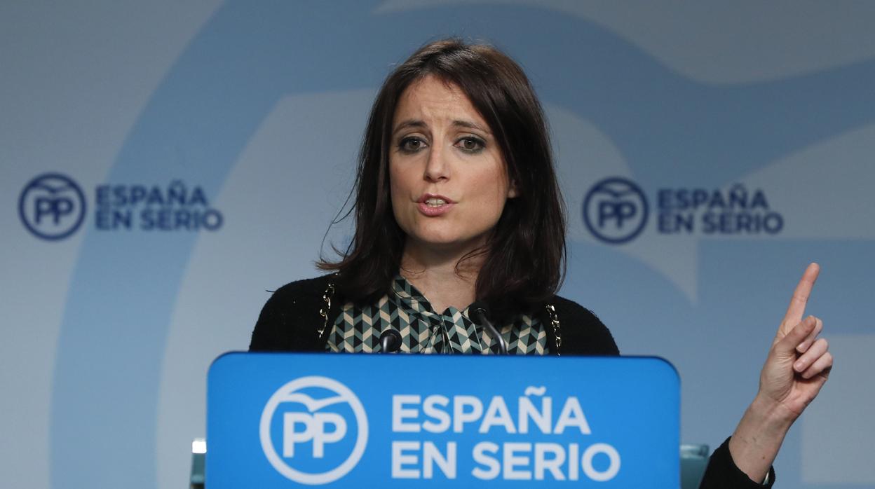 La vicesecretaria de Estudios y Programas del Partido Popular, Andrea Levy, durante la rueda de prensa