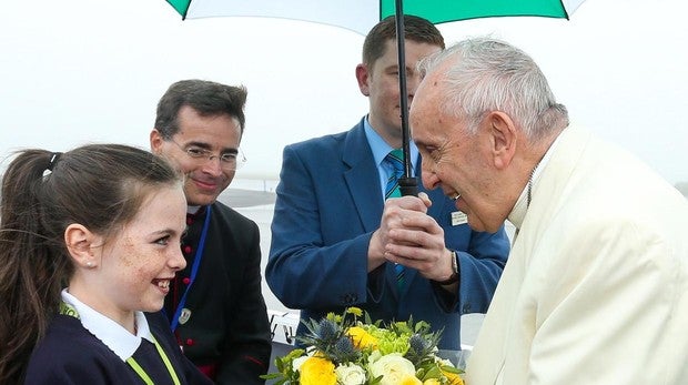 El Papa urge en Irlanda a «no permitir que estas situaciones de abusos vuelvan a repetirse»