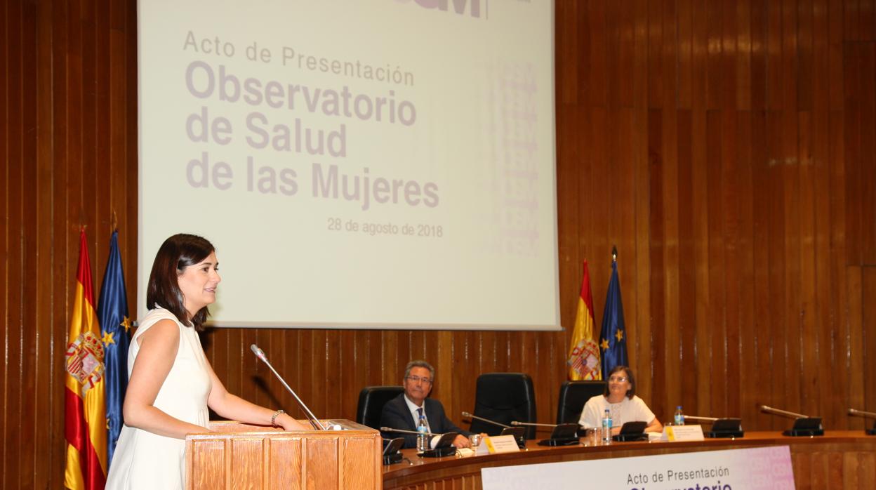 La ministra de Sanidad, Consumo y Bienestar Social, Carmen Montón durante el acto de presentación del Observatorio de Salud de las Mujeres