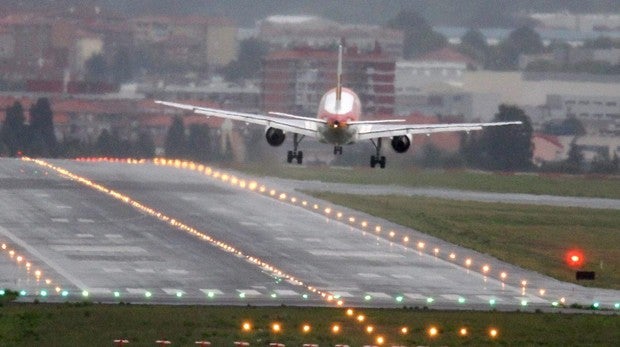 Muere un niño de dos años en pleno vuelo a Roma, donde iba a someterse a un trasplante renal