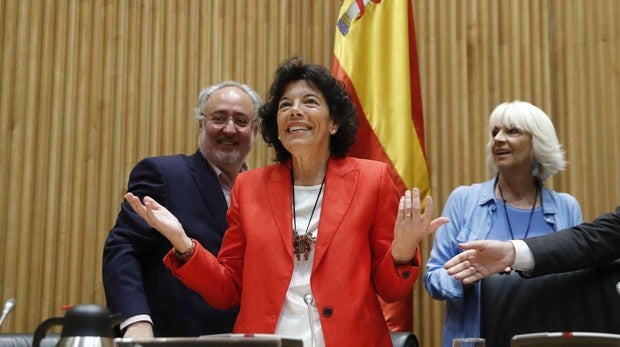 Educación insiste en quitarle peso a la concertada y el PP le pide que «recapacite»