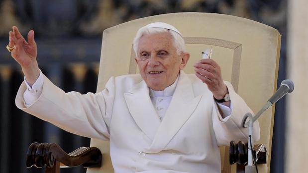 Benedicto XVI defendió su abdicación en cartas privadas a los cardenales alemanes