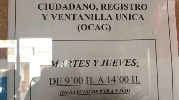 Un ayuntamiento de Murcia cierra media hora por el desayuno de sus funcionarios