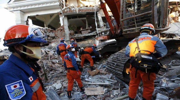 Nueva tragedia en Asia tras los tsunamis del Índico en 2004 y Japón en 2011