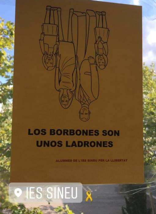 Imagen de uno de los carteles colocados el pasado lunes por alumnos del IES Sineu, que fue retirado de inmediato por la dirección del centro